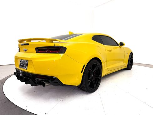 Used 2017 Chevrolet Camaro SS RWD image 19