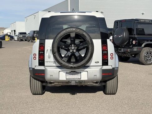 Used 2023 Land Rover Defender 110 SE image 29