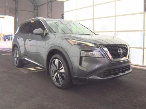 Used 2023 Nissan Rogue SL w/ SL Premium Package FWD image 4