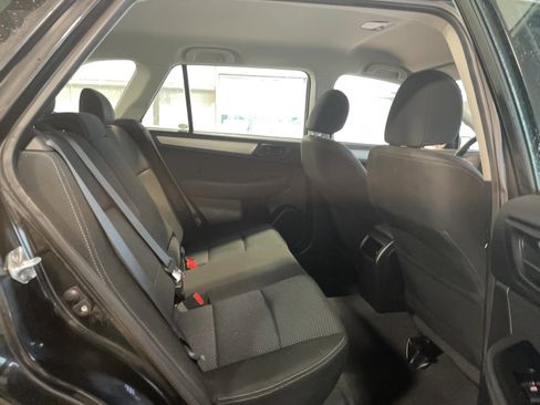 Used 2018 Subaru Outback 2.5i image 17