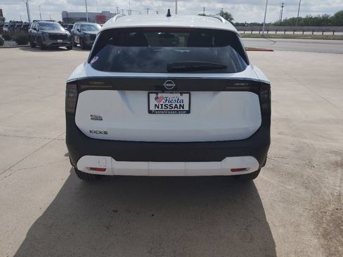New 2026 Nissan Kicks SV w/ SV Premium Package FWD image 6