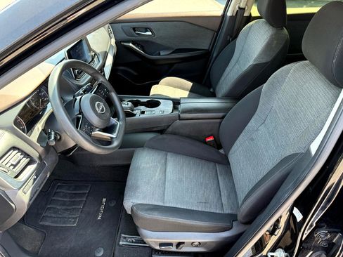Used 2023 Nissan Rogue SV image 11