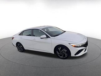 Used 2025 Hyundai Elantra SEL video 2