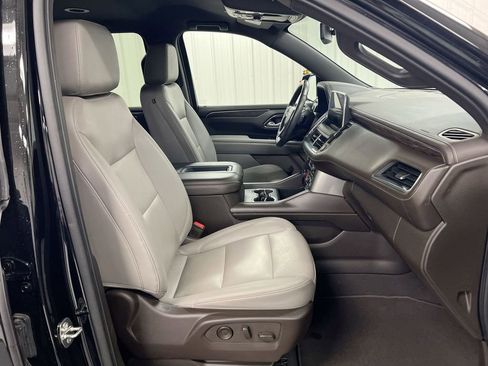 Used 2022 Chevrolet Suburban Z71 w/ Luxury Package AWD/4WD image 17