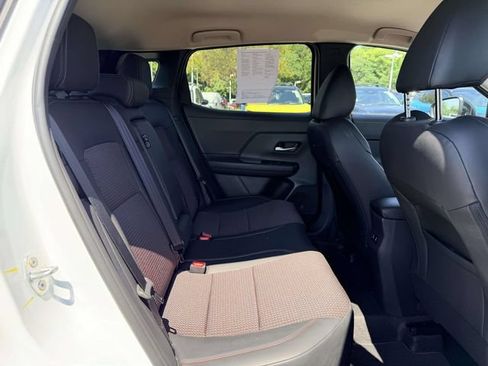 Certified 2026 Nissan Kicks SR FWD image 11