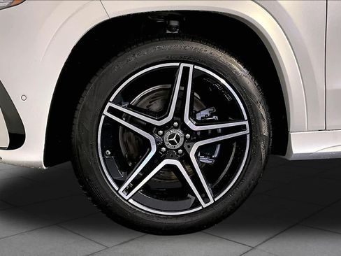 New 2026 Mercedes-Benz GLS 450 4MATIC image 17