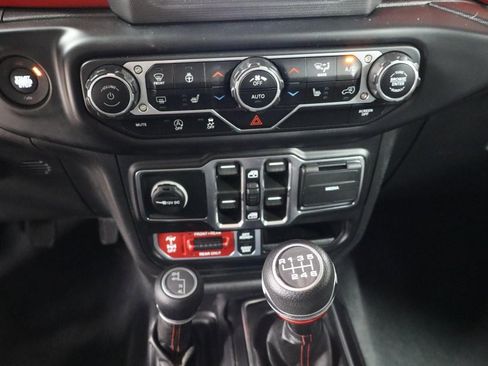 Used 2021 Jeep Wrangler Unlimited Rubicon w/ Steel Bumper Group image 15