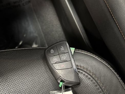 Certified 2023 GMC Sierra 1500 AT4 w/ AT4 Premium Package image 32