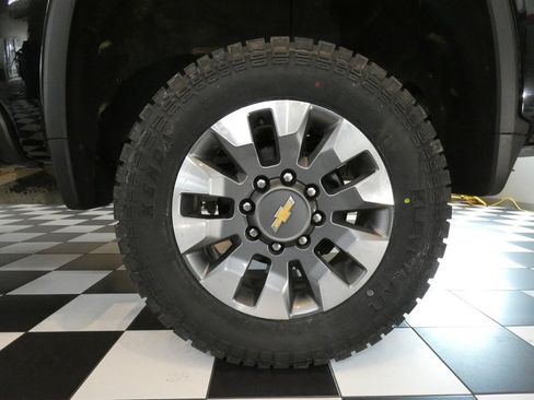 Used 2024 Chevrolet Silverado 3500 LT w/ All Star Edition AWD/4WD image 8