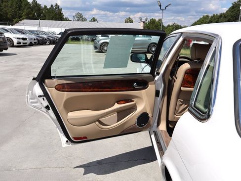 Used 2003 Jaguar XJ8 L RWD image 45