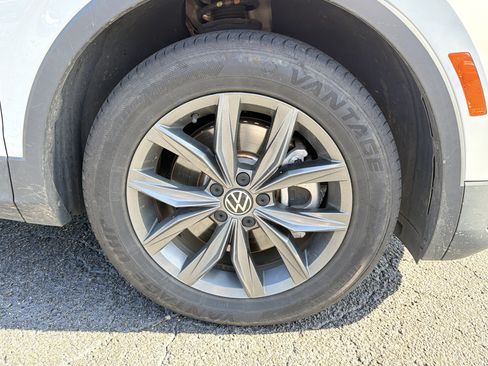 Used 2022 Volkswagen Tiguan SE FWD image 8