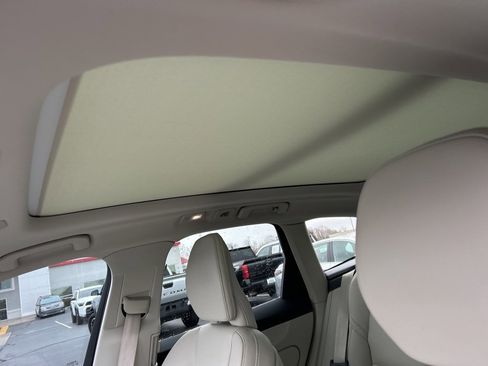 Used 2022 Volvo XC60 B5 Inscription w/ Advanced Package image 5