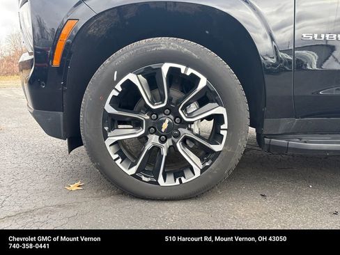 New 2025 Chevrolet Suburban Premier image 24