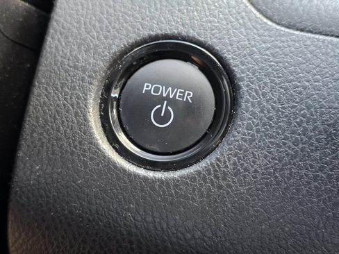 Used 2025 Toyota Camry SE FWD image 17