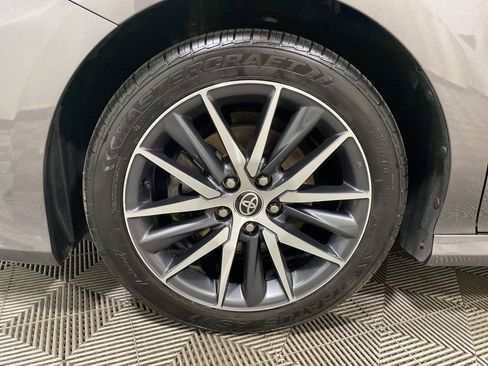 Used 2022 Toyota Camry XLE image 10