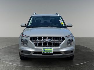 Used 2022 Hyundai Venue SEL FWD video 2