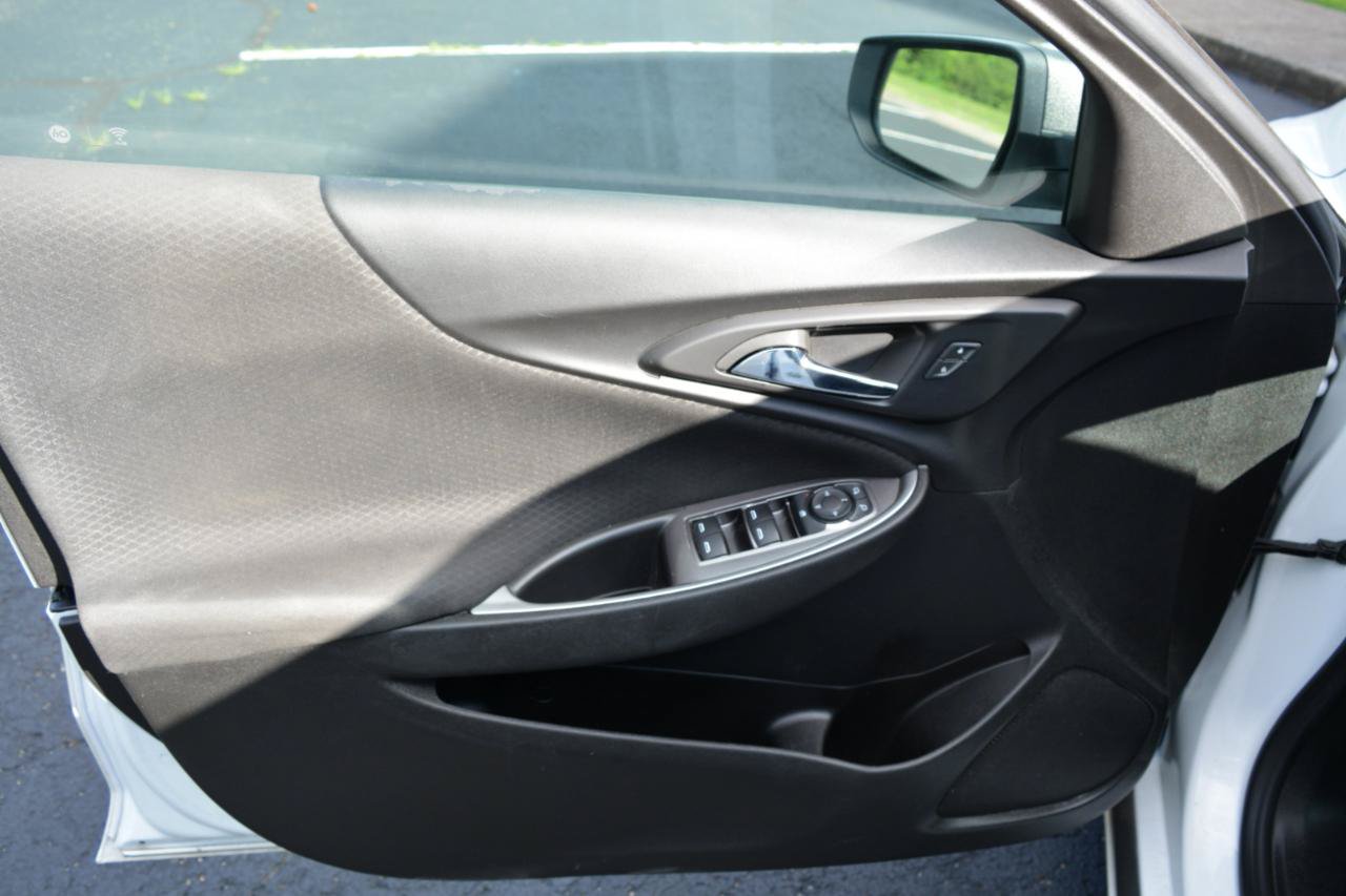 Used 2023 Chevrolet Malibu LS FWD image 9