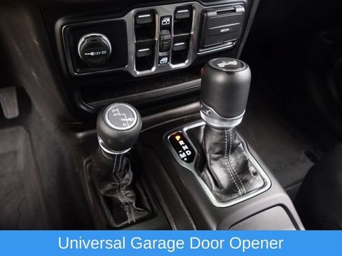 Used 2024 Jeep Wrangler Unlimited Sahara w/ Technology Group AWD/4WD image 12