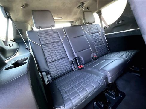 Used 2022 Cadillac Escalade ESV Sport Platinum w/ Heavy-Duty Trailer Package AWD/4WD image 35