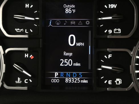 Used 2019 Toyota Tundra SR5 w/ SR5 Upgrade Package image 16