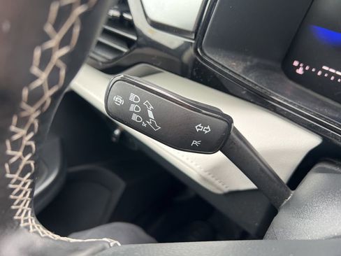 Used 2025 Volkswagen Taos S image 13