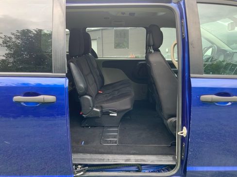 Used 2019 Dodge Grand Caravan SE w/ UConnect Hands-Free Group FWD image 22
