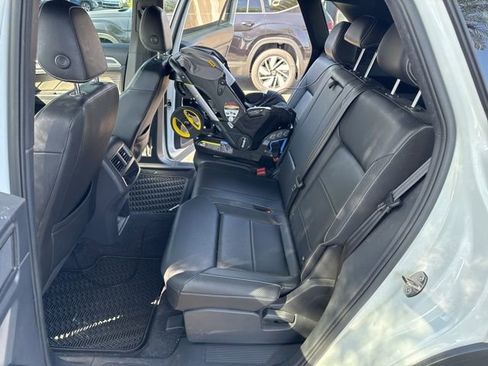 Used 2021 Volkswagen Atlas Cross Sport SE image 4