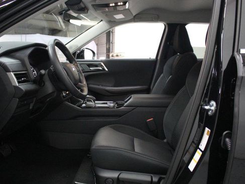 New 2026 Mitsubishi Outlander ES FWD image 6