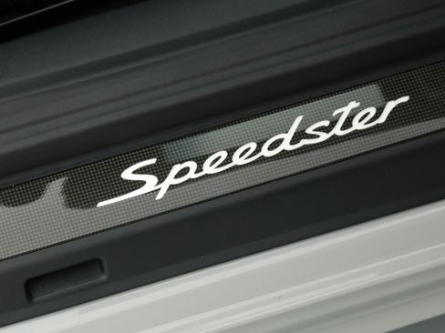 Used 2019 Porsche 911 Speedster RWD image 21