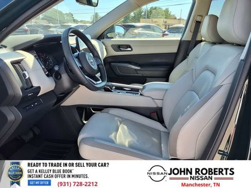 Certified 2024 Nissan Pathfinder SL image 4