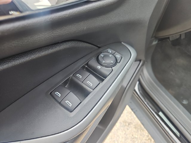 Used 2025 Chevrolet Trax LS FWD image 11