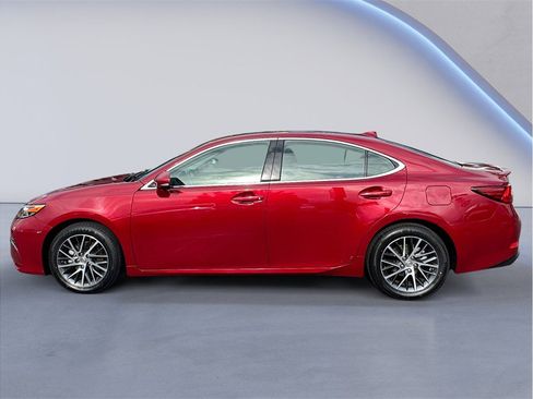 Used 2016 Lexus ES 350 w/ Navigation System Package FWD image 3