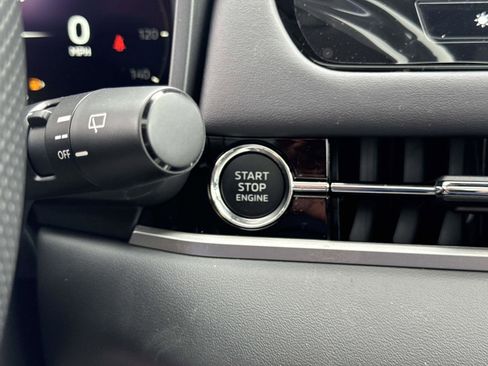 New 2025 Mitsubishi Outlander SEL image 28