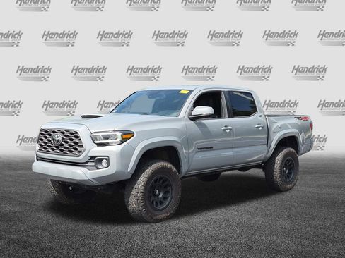 Used 2021 Toyota Tacoma TRD Sport w/ TRD Premium Sport Package AWD/4WD image 5