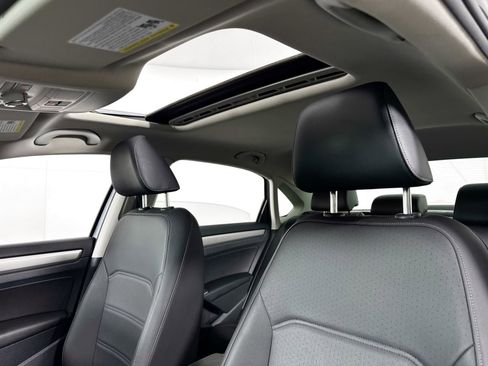 Used 2022 Volkswagen Passat 2.0T SE image 26