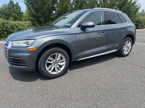 Used 2020 Audi Q5 2.0T Premium w/ Convenience Package AWD/4WD image 1