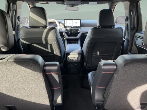 New 2026 Ford Explorer ST-Line RWD image 17