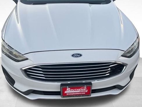 Used 2020 Ford Fusion SE image 9