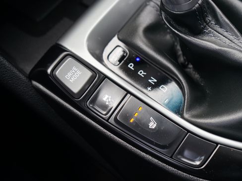 Used 2020 Hyundai Veloster Turbo FWD image 21