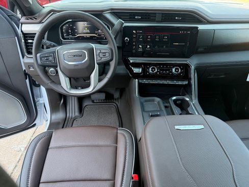 New 2025 GMC Sierra 2500 Denali w/ Denali Reserve Package image 18