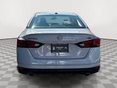 Used 2024 Nissan Altima 2.5 SR FWD image 3