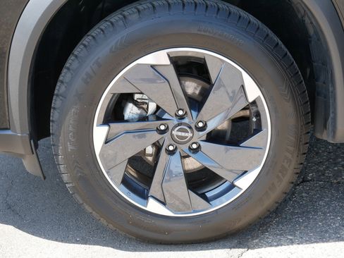 Used 2025 Nissan Rogue SV AWD/4WD image 15