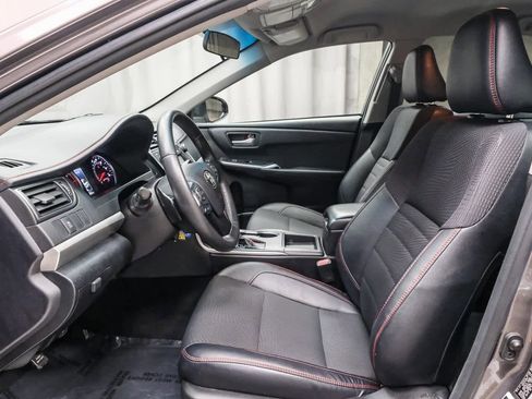 Used 2017 Toyota Camry SE image 21