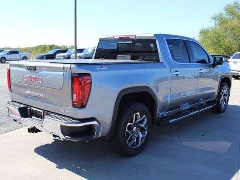 New 2026 GMC Sierra 1500 SLT image 5
