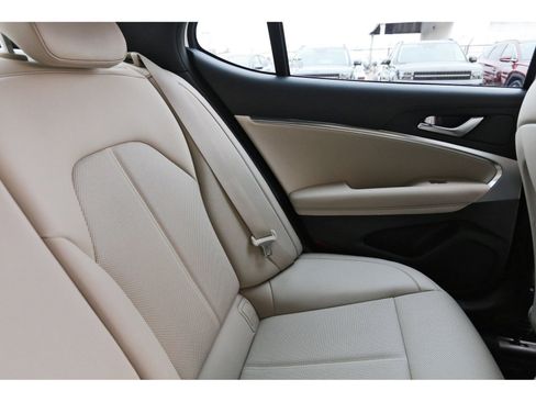 Used 2026 Genesis G70 2.5T image 14