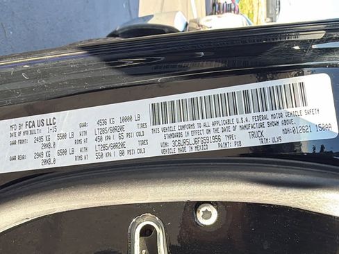 Used 2015 RAM 2500 Limited image 21