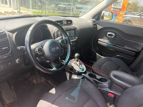 Used 2015 Kia Soul + w/ Audio Package FWD image 8