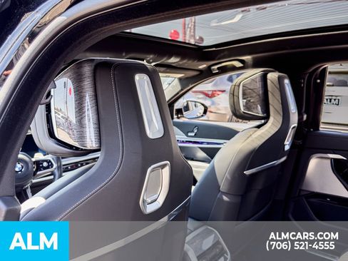 Used 2023 BMW 740i RWD image 18