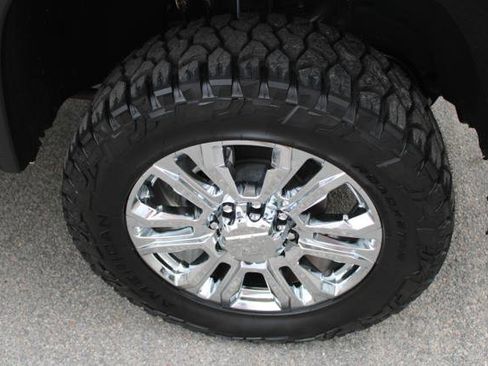 Used 2021 Chevrolet Silverado 2500 LT w/ Z71 Off-Road Package AWD/4WD image 16