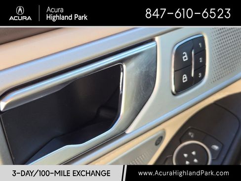 Used 2020 Ford Explorer Platinum w/ Premium Technology Package AWD/4WD image 37